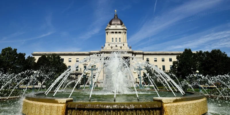 Manitoba Launches Pilot Program to Help Employers Retain Temporary Residents