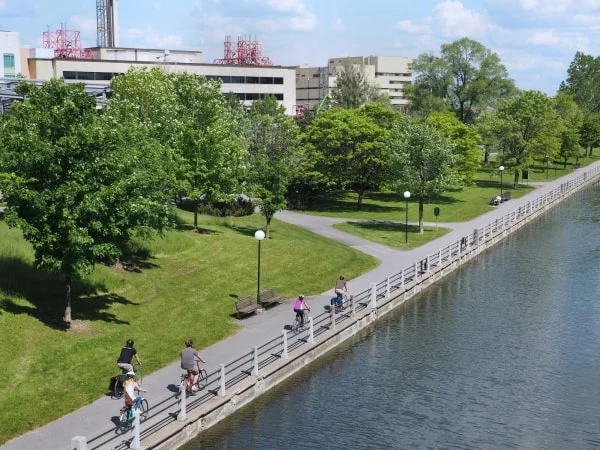 Cycling is one of the most popular pastimes in Ottawa | Americans moving to Canada