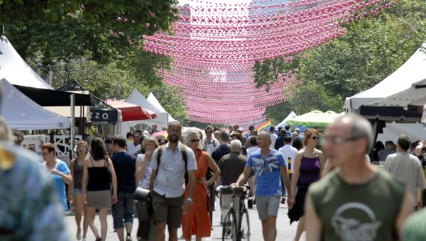 Montreal neighbourhoods: The Village in summer