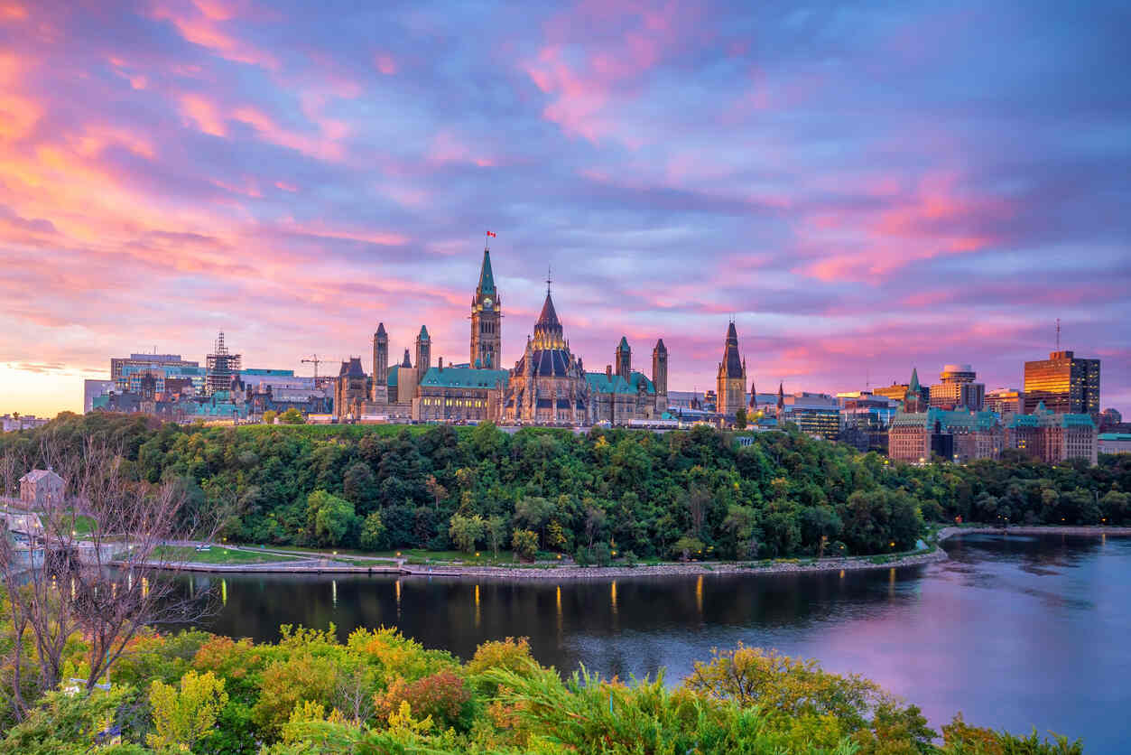 Image for Canada&rsquo;s 2025 permanent residence numbers: Actuals versus targets