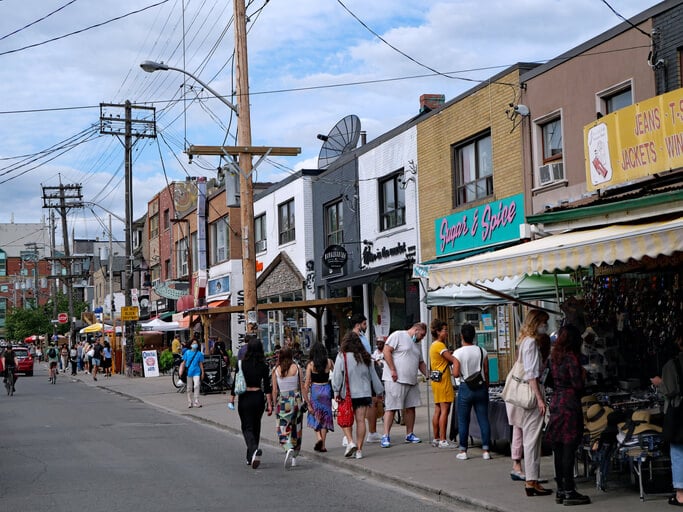 shopping and dining in Kensington Market Toronto