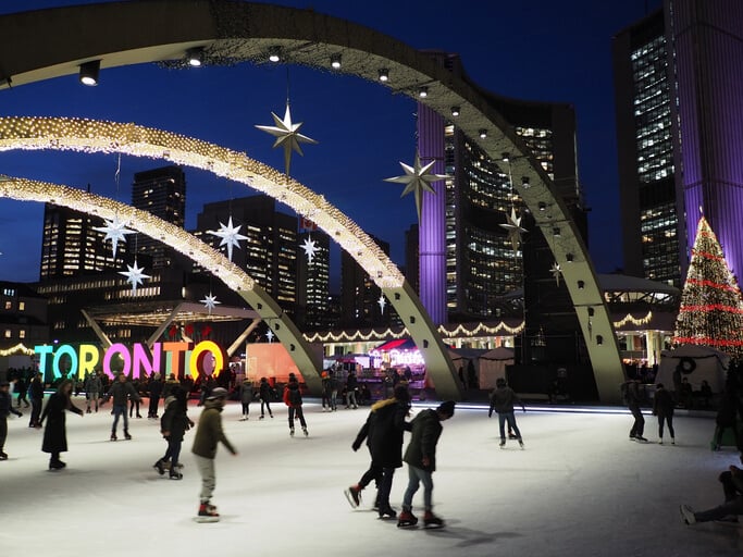 Toronto City Hall's skating rink