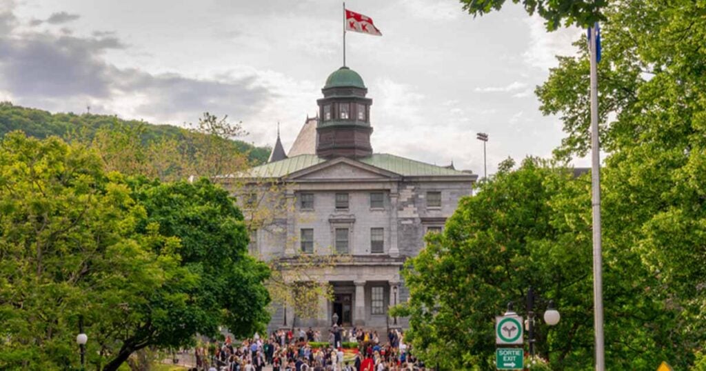 Top 5 Things New International Students in Canada Need to Know in 2026